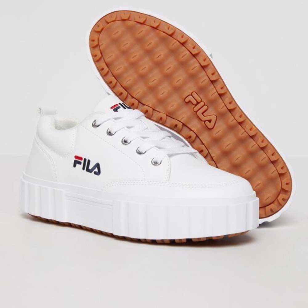 Fila sandblast low brand new in the box